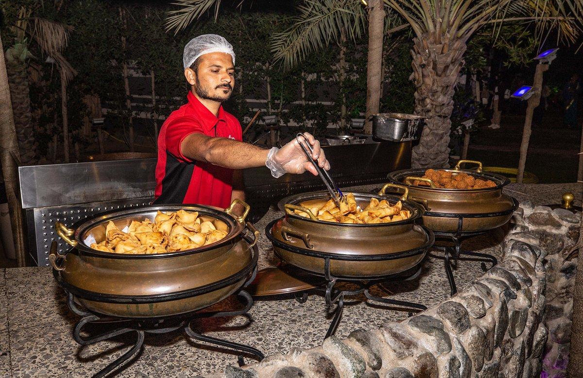 Evening Desert Safari with BBQ Dinner in Dubai