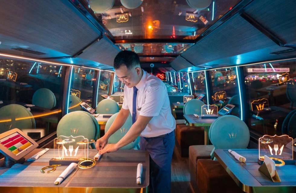 Bustronome Dubai Tickets | Luxury Dining Bus Tour
